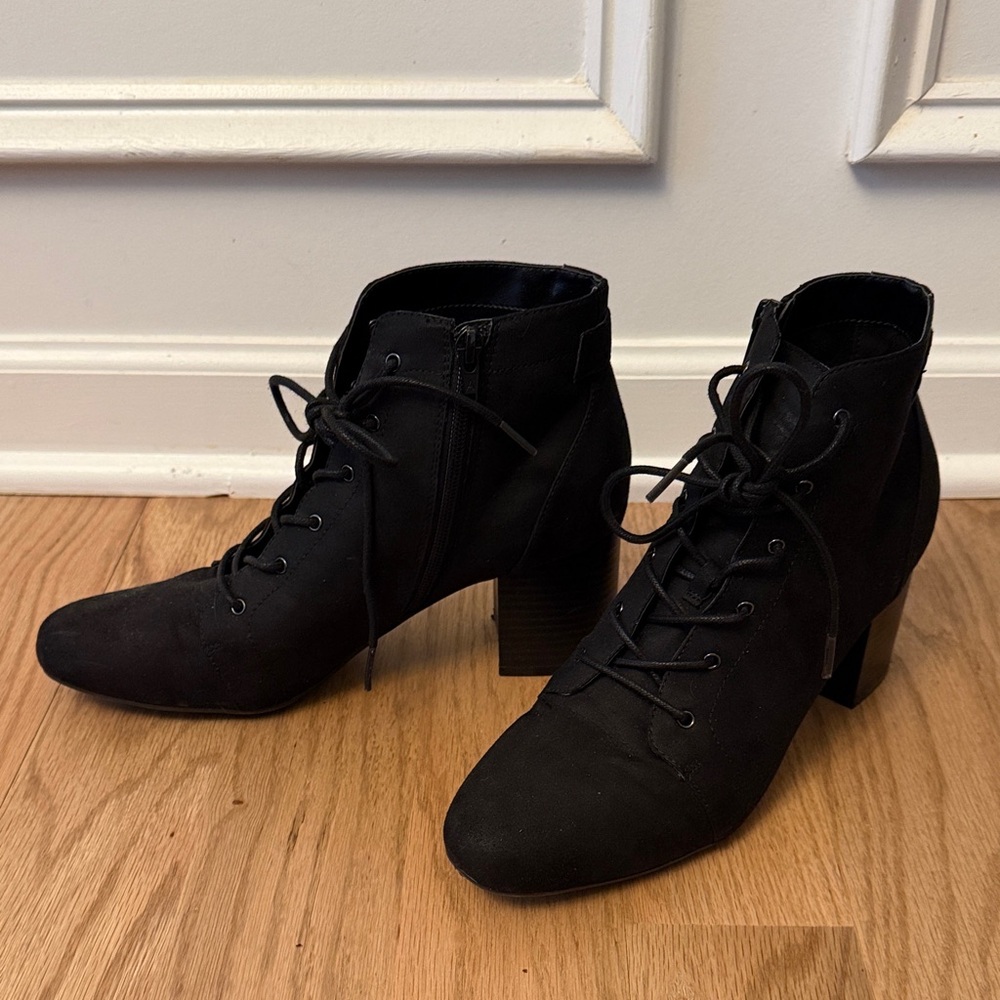 Aerosol Black Boots